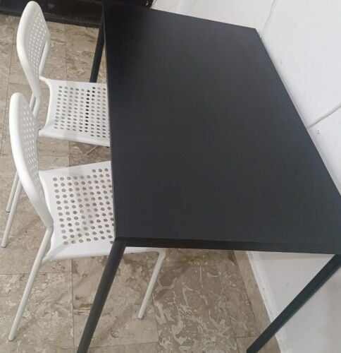 طاولة طعام