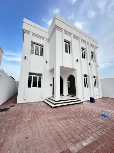 للإيجار فيلا ام قرن اول ساكن 