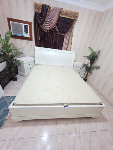 King size bed and mattress 180+210 