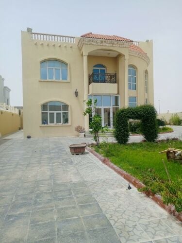 لإيجار فيلا في روضة الحمامة