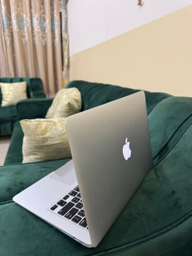 MacBook Air Core-i7 