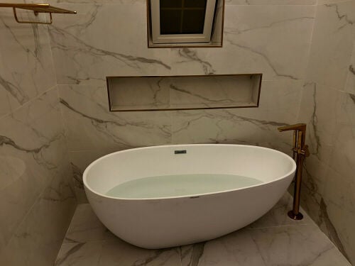 أعمال السباكة والكهرباء 