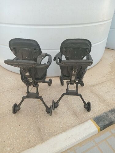 عربة لحمل الاطفال الرضع