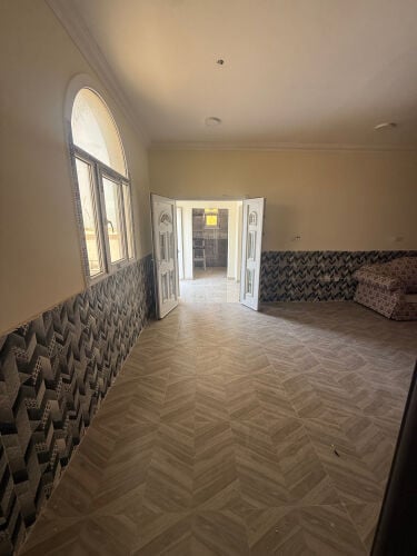 للإيجار فيلا جديدة بالوكرة 