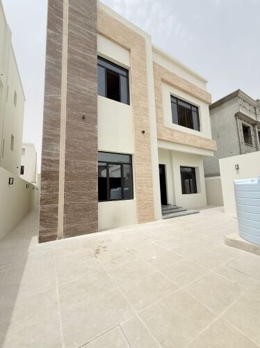 للبيع فيلا في الثمامة القديمه