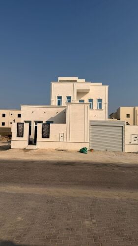 للبيع فيلا جديده ف الصخامه