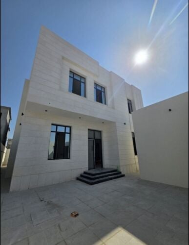 للبيع فيلا في الثمامة مودرن