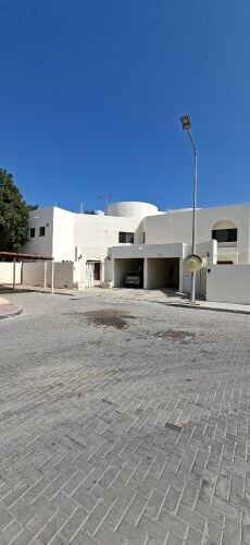 للإيجار فيلا في الدفنة