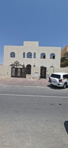 للإيجار فيلا في معيذر الشمالي