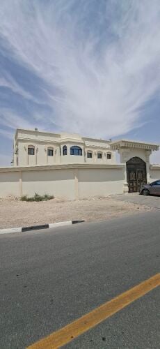 للإيجار فيلا في الريان