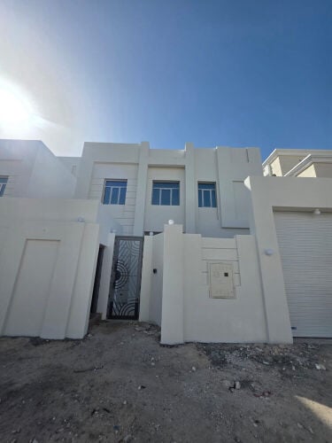 فلتين اول ساكن إيجار في الهلال