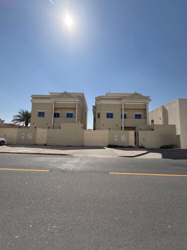 فيلا اول ساكن في نعيجه موقع ممتاز