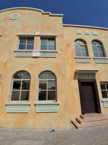 للايجار فيلا عين خالد مكيفة