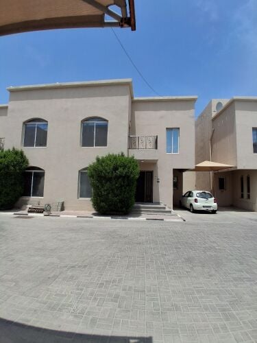 للايجار فيلا المريخ ضمن مجمع