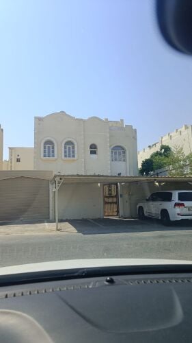 للايجار فيلا بأم قرن ٦غرف