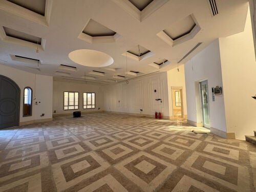 للايجار فيلا بالدفنة جديدة راقية 