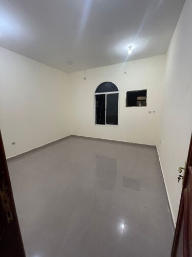 للايجار غرفه وصاله وحمام ومطبخ 