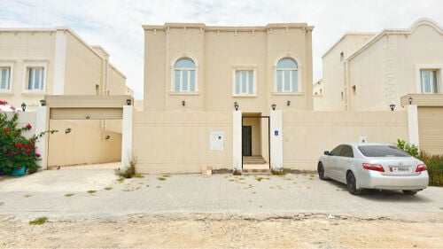 فيلا للإيجار أم قرن 