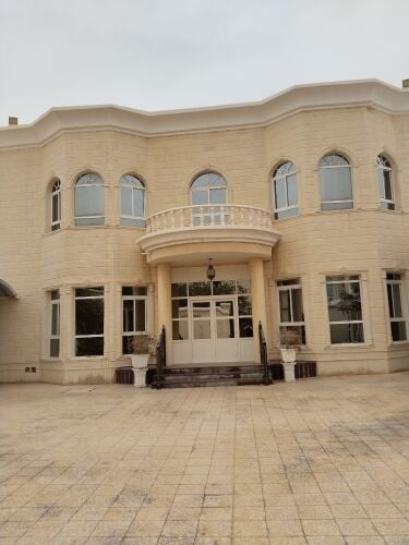 للايجار فيلا بالدفنة