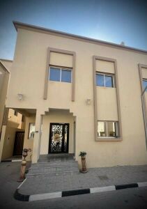 للايجار فيلا راقية في الصخامه