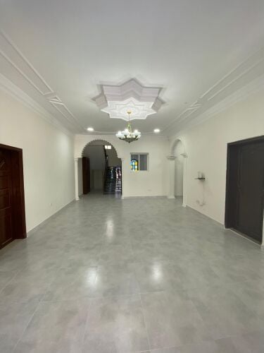 للإيجار استوديو في منطقة الدفنه