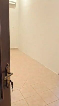 غرفة وصالة نظيفه 3000 بالثمامة