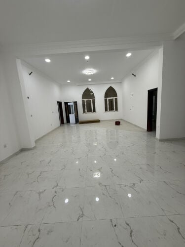 للإيجار فيلا جديدة معيزر الوكير