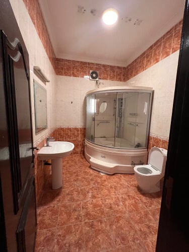 غرفتين وصاله شامل عند مدرسه تونس