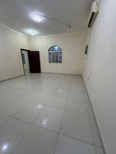 شقه للموظفين بمعيذر الجنوبى غرفة 