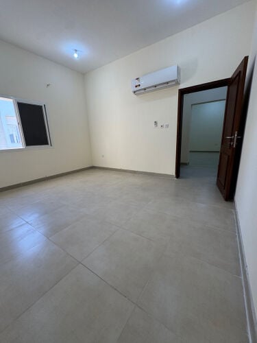 شقه للعائلات بالعزيزية غرفة وصالة