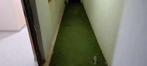 ملحق  مع حوش موقع متميز