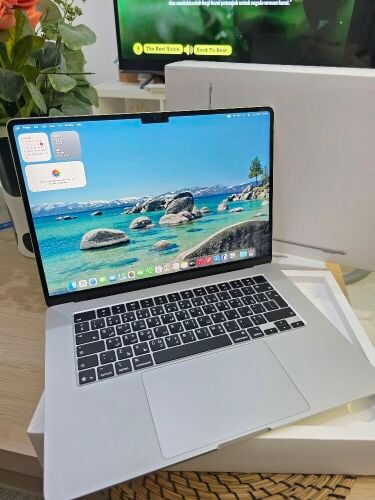 15inch Macbook Air M4 16/256 silver
