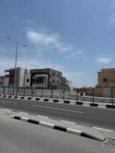 للبيع فلتين متلاصقتين المشاف 