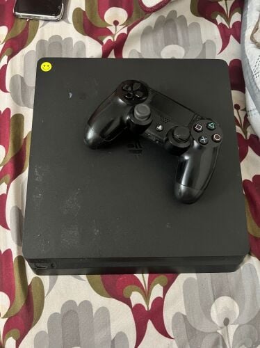 Ps4 1TB with controller no cables