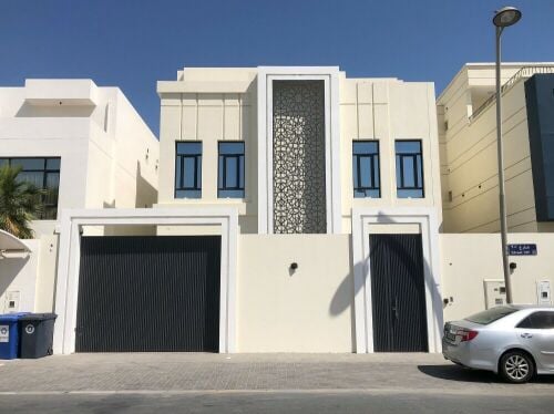 للبيع فيلا في الثمامة بسعر ممتاز