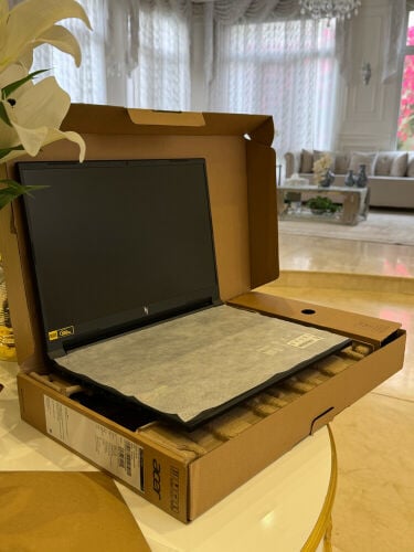 لابتوب شبه جديد