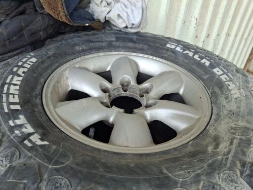 ring tires nissan LT285/75R16