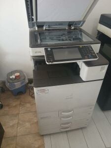 طابعات وكمبيوتر