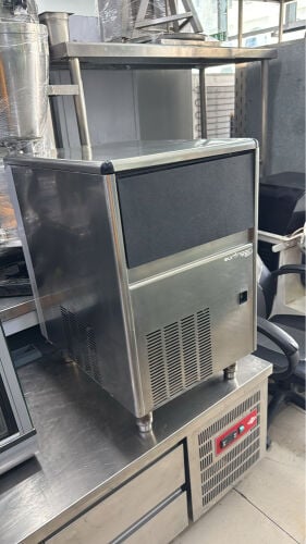 صانع الثلج (مكسور)