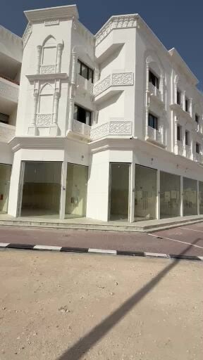 للإيجار محلات في منطقة أم صلال 