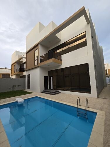 فيلا جديدة بحمام سباحه واسانسير