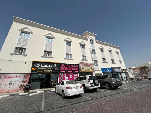 shop in furousiya st for rent