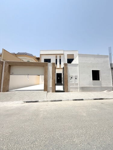 فيلا للبيع في المطار من المالك 