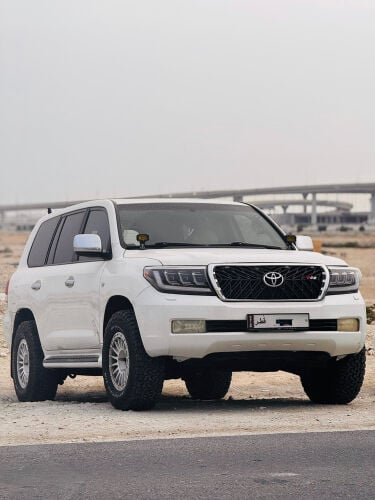 Toyota Land Cruiser GXR V8 