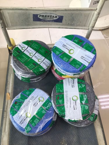 فني كهربائ