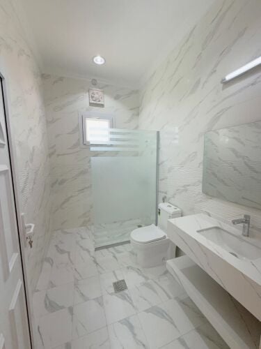 A sleek and modern bathroom shower