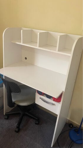 desk 