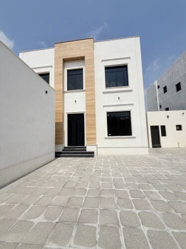 للبيع فيلا في ام صلال علي