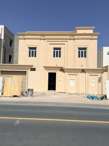 للبيع فيلا في ام قرن