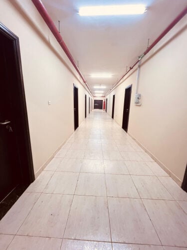 للايجار مبني مستقل 120 غرفه